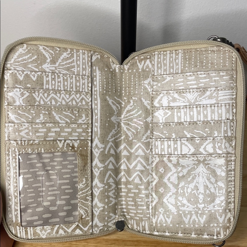 Sakroots Tan and White Patterned Wristlet - Picture 5 of 6
